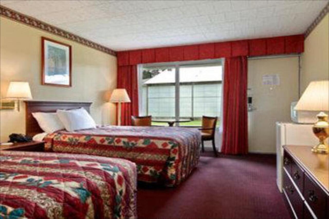 Days Inn East Stroudsburg Exterior foto